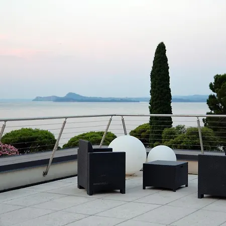 Garda Blue - Corte Fasanella - By Host4u Apartament