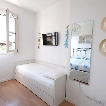 Garda Blue - Corte Fasanella - By Host4u Apartament *
